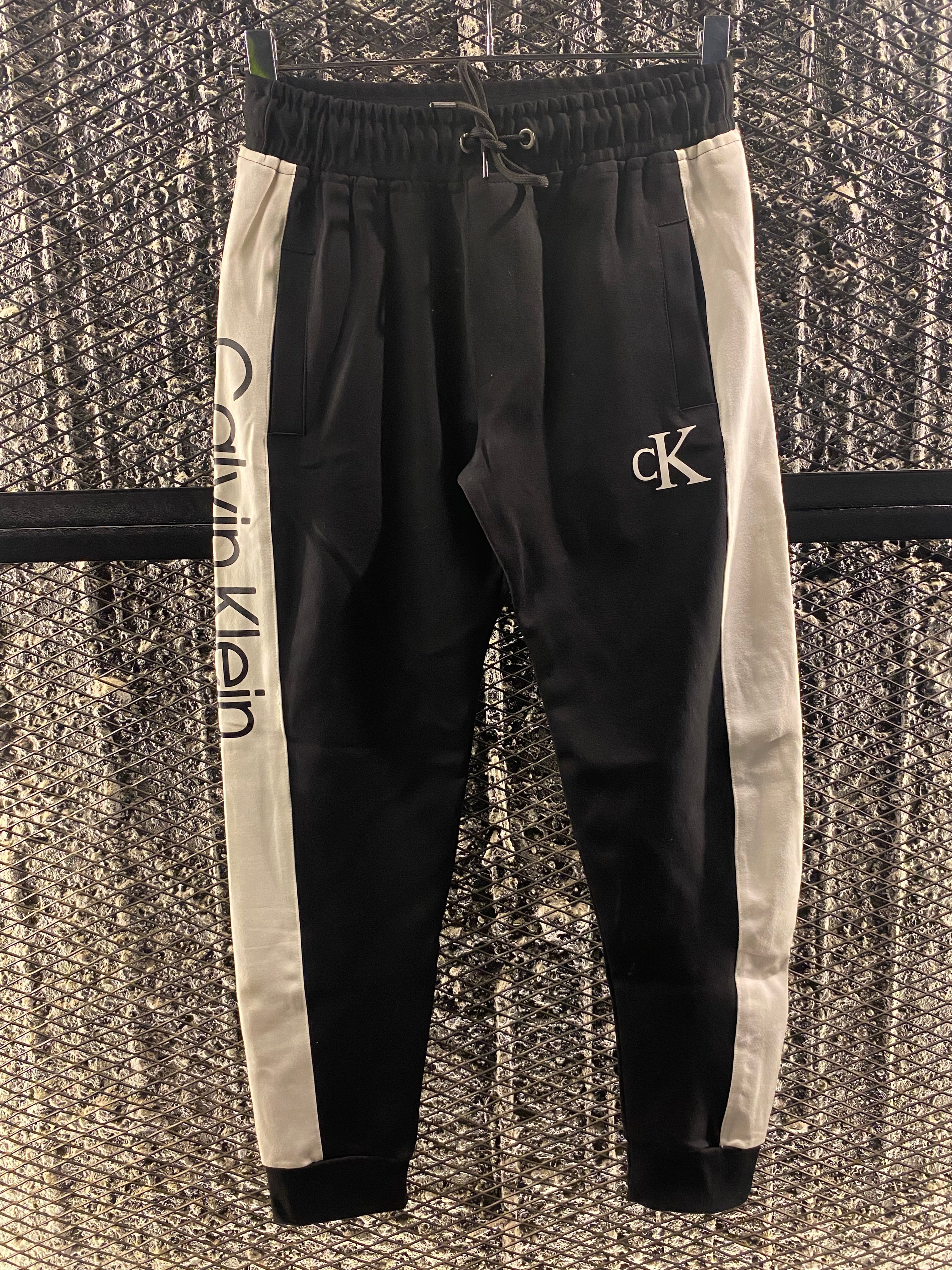 CK joggers