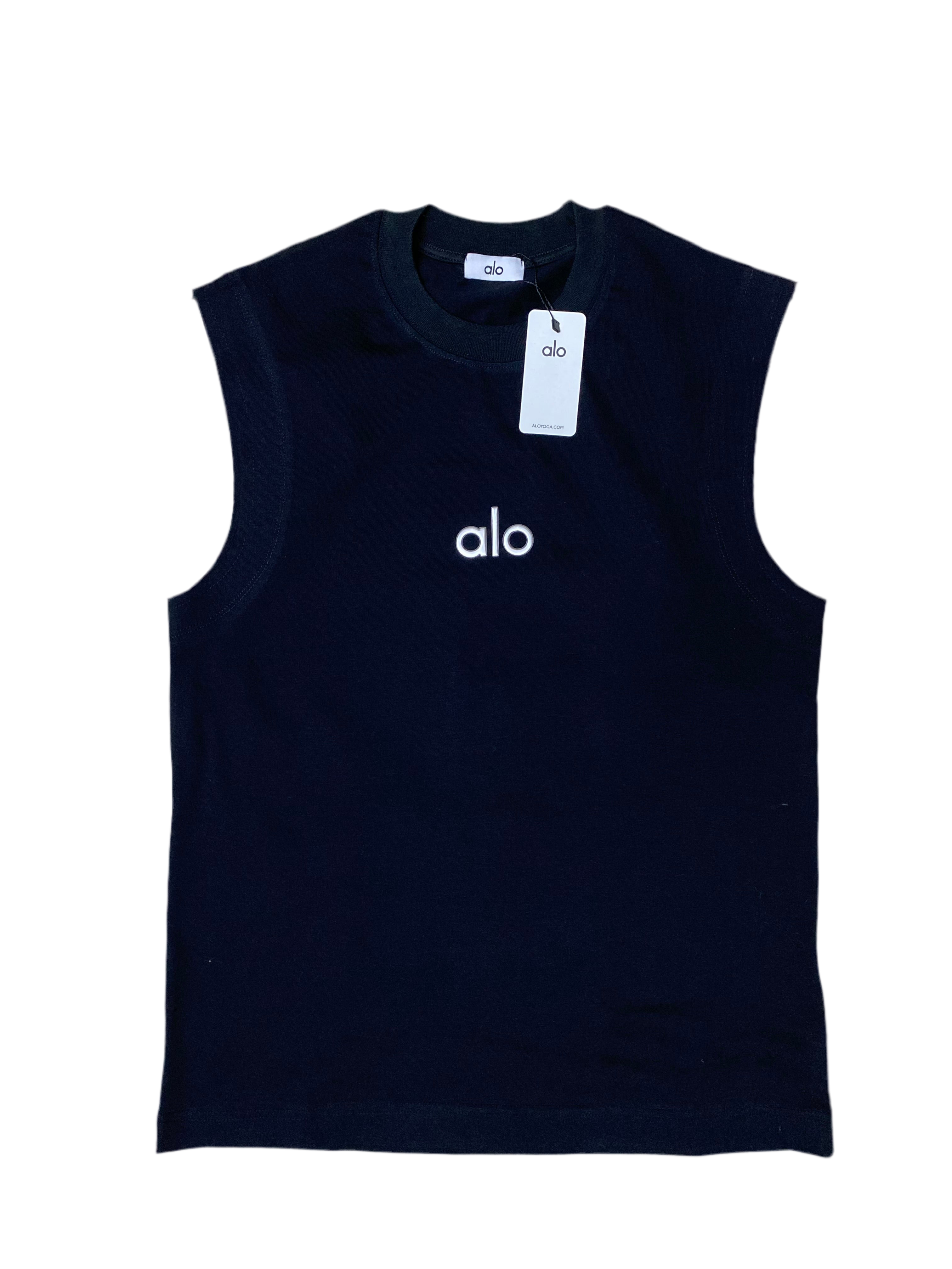 Sleeveless T-shirt