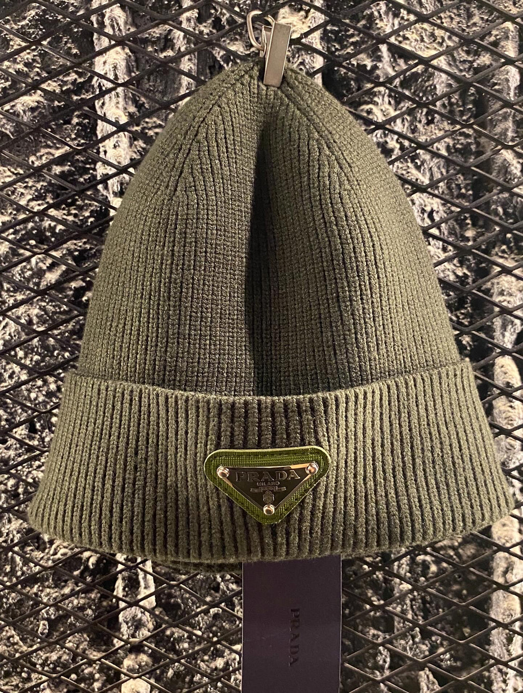 Beanies Prada