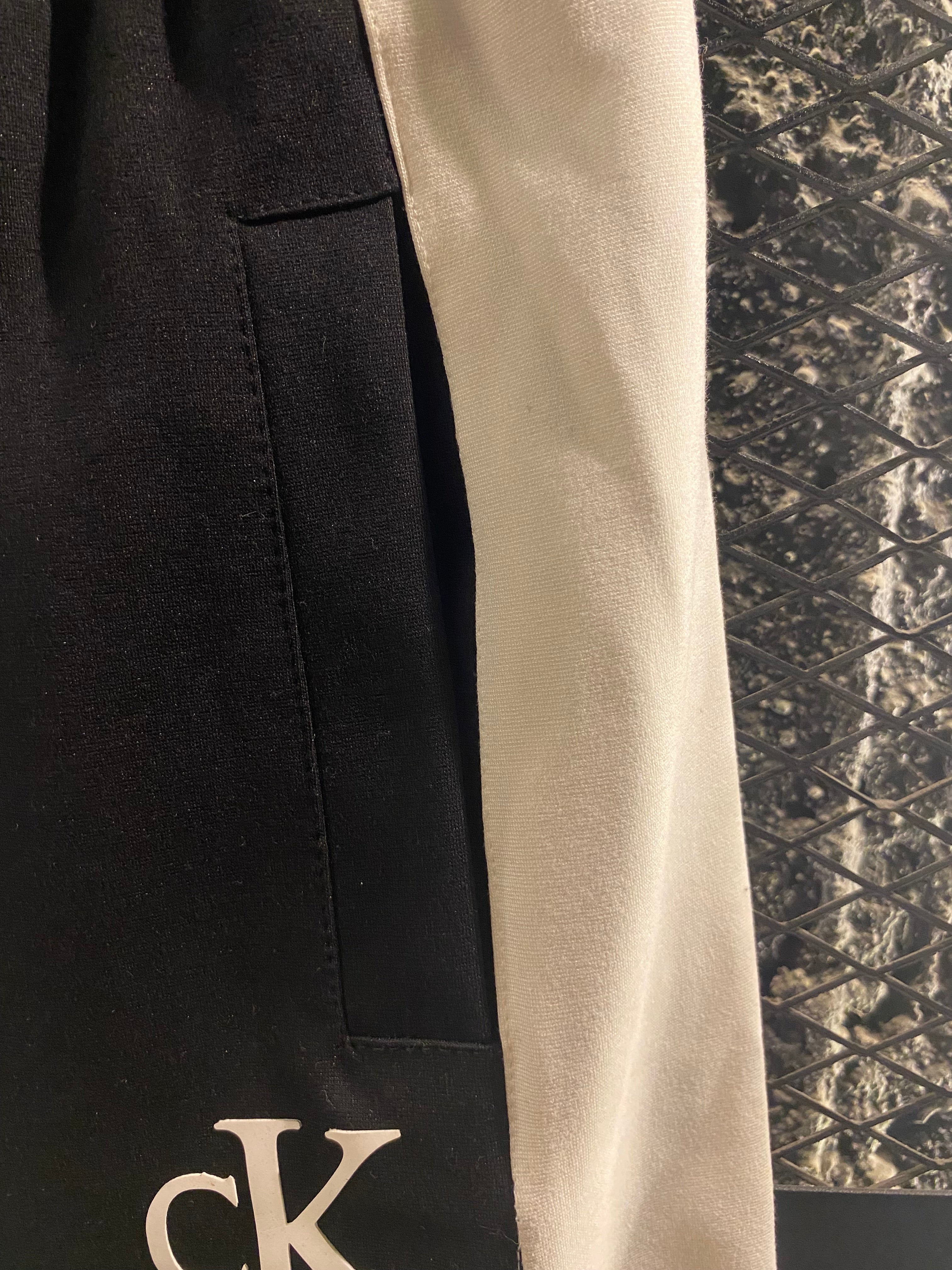 CK joggers
