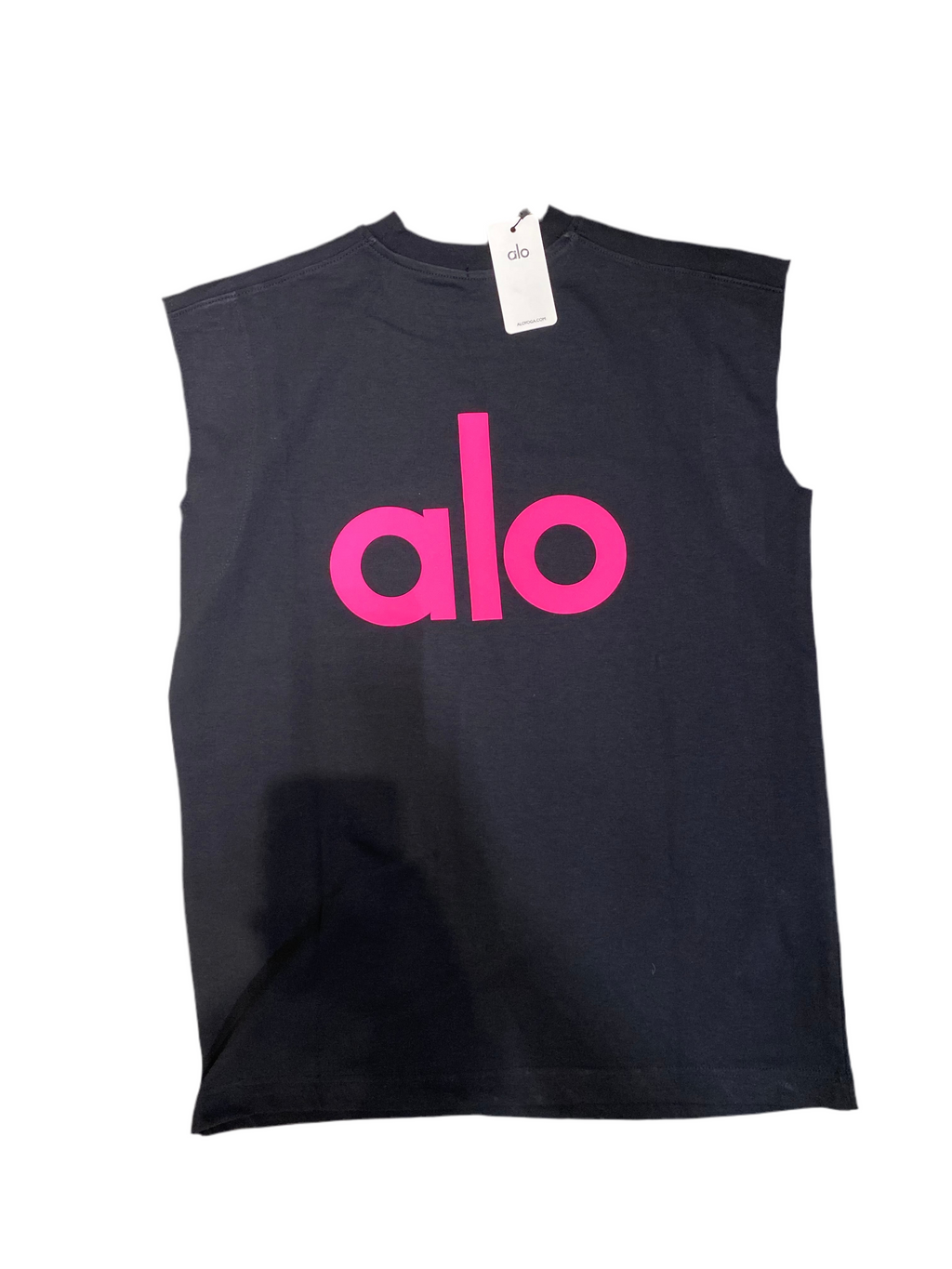 Sleeveless T-shirt