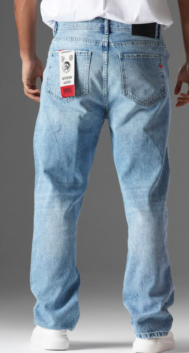 Wide leg jeans