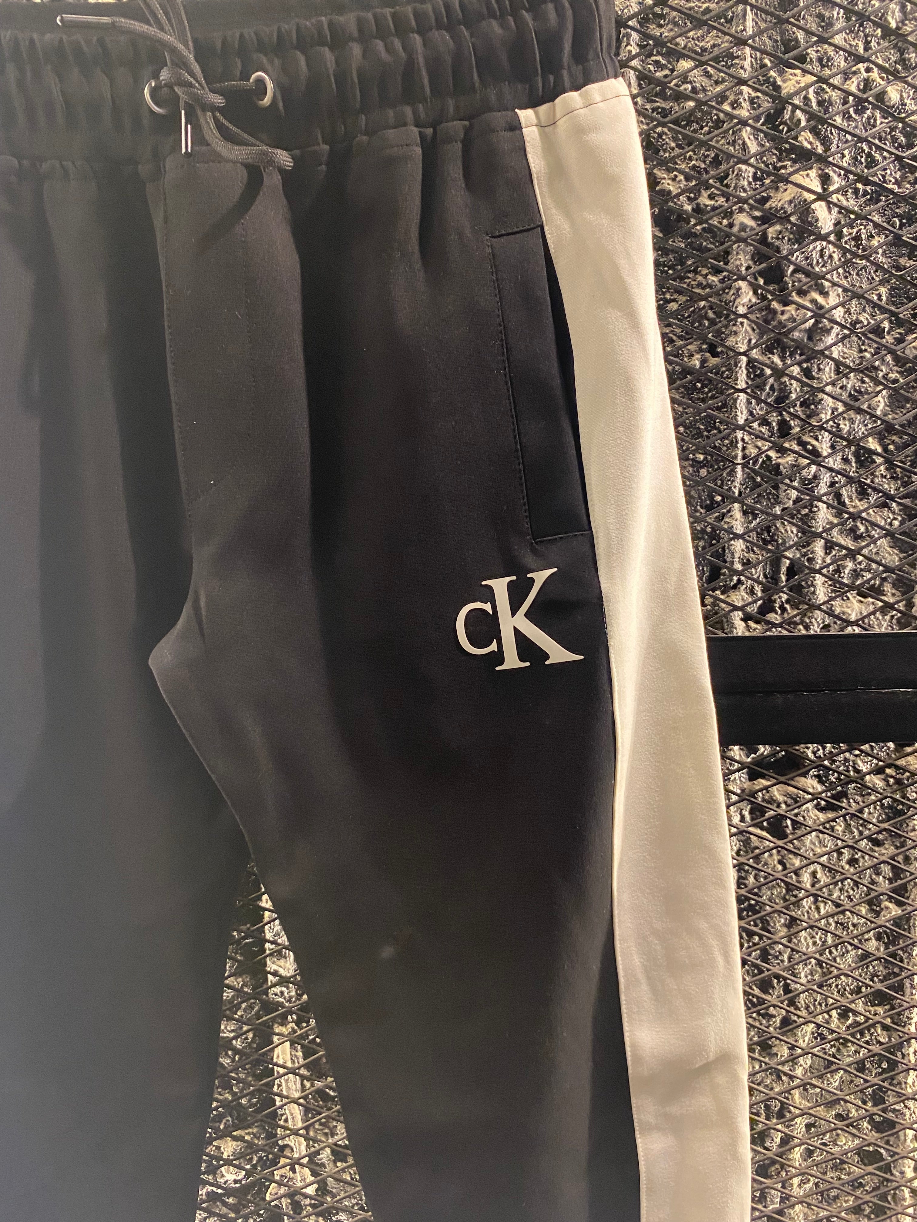 CK joggers