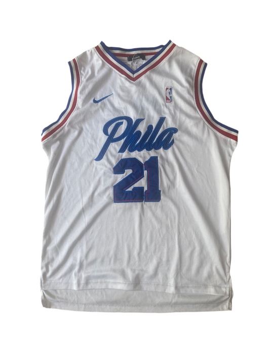 Sleeveless T-shirt