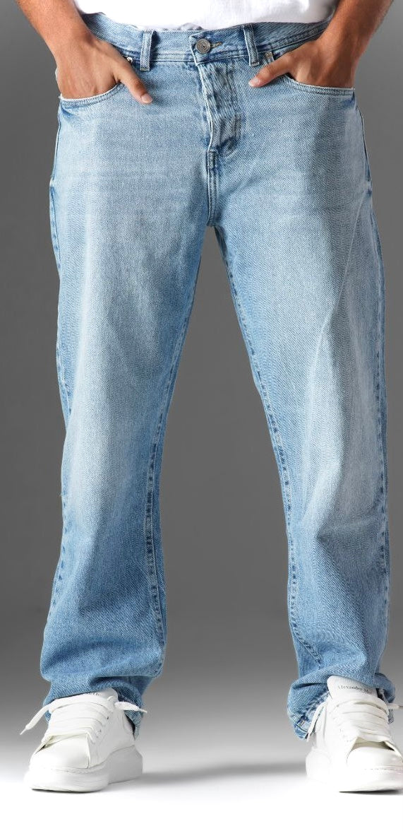 Wide leg jeans