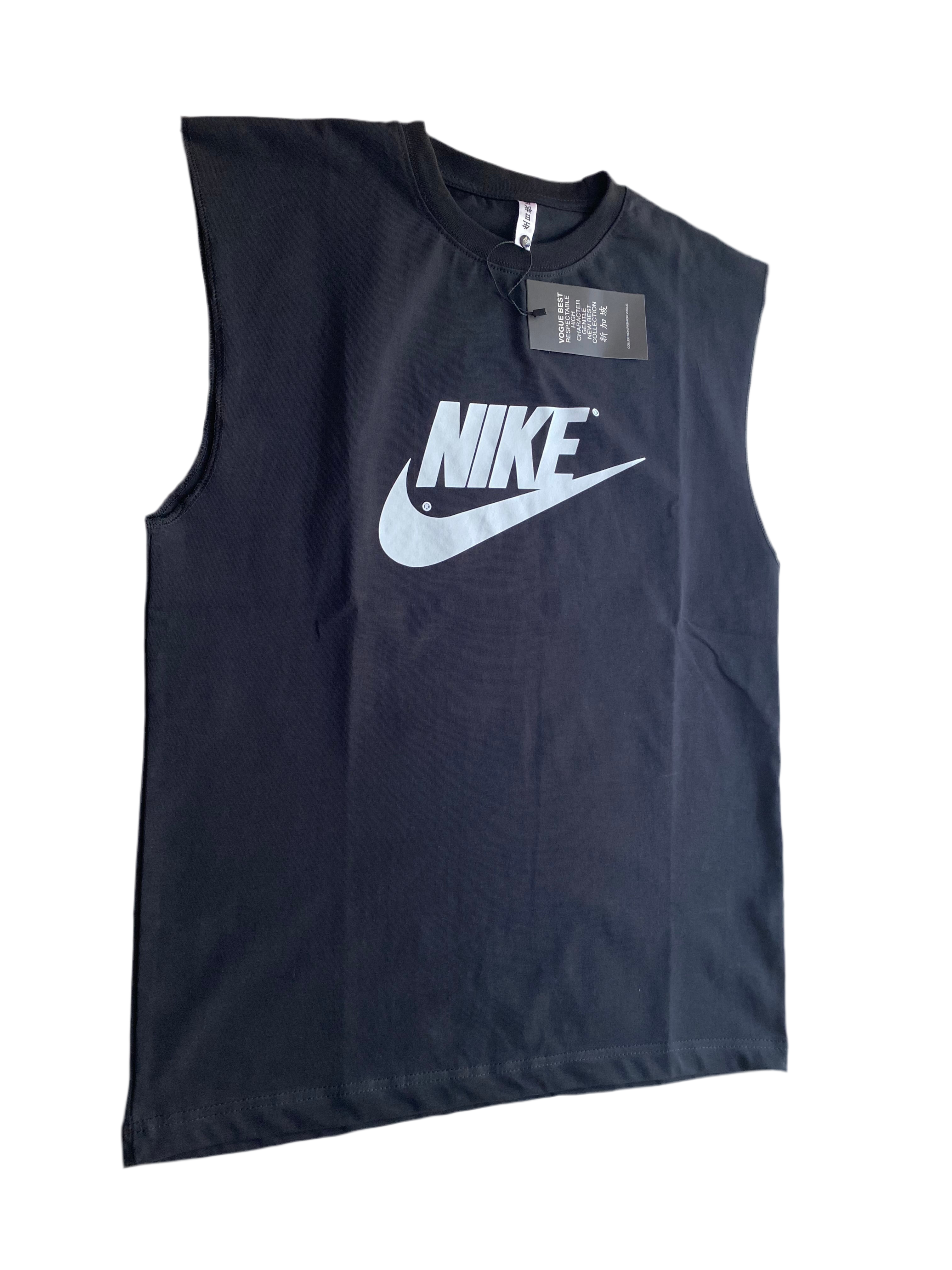 Sleeveless T-shirt