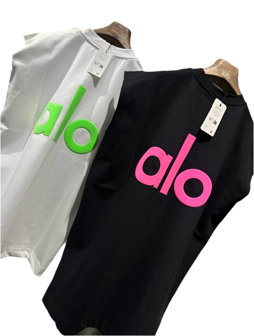 Sleeveless T-shirt